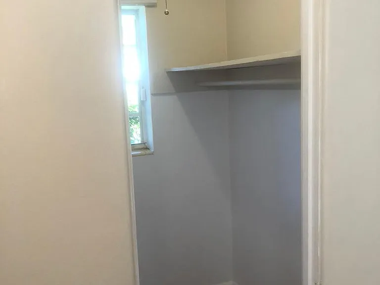 Master Walk In.