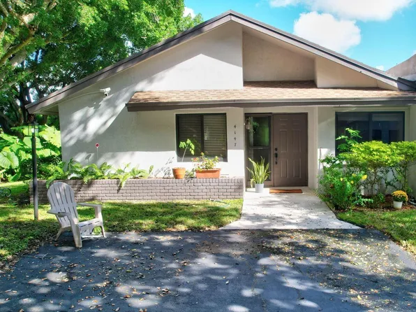 4147 Palm Forest Drive N, Delray Beach, FL 33445
