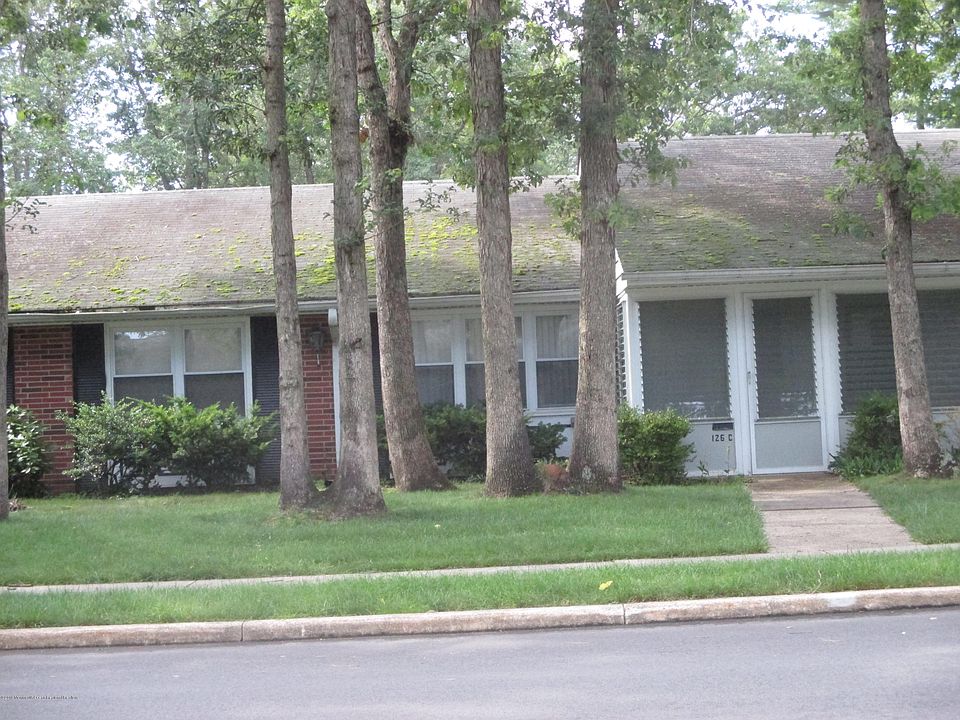 1st image of 126C Farrington Ct #1003