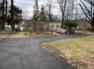 21 Banks St, Hamburg, NJ 07419