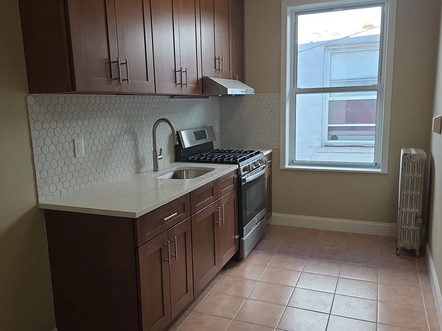 2 bed, 900 sqft, $2,750 — Photo 3