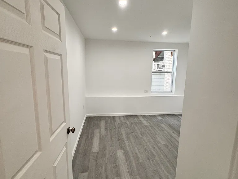2250 Butler St #103 — Photo 11