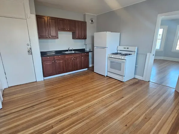 18 Horace St APT 3S, New Britain, CT 06053