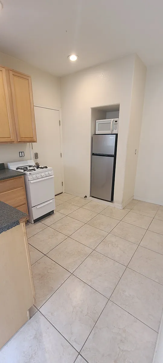 Building Photo - 536 Mountain Meadows Dr #1