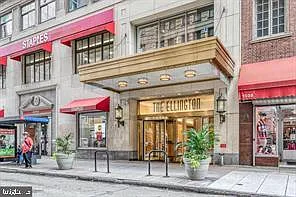 1500 Chestnut St APT 8I photo 1