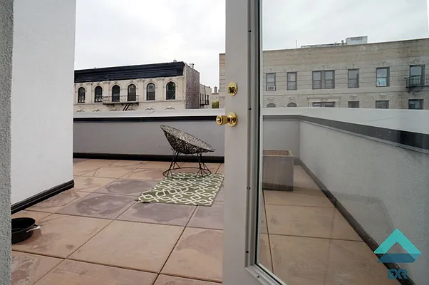 Rented by EXR | media 28