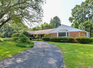 610 Laurel Heights Dr, Delavan, WI 53115