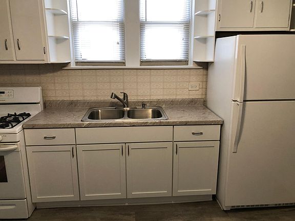 5th image of 4845 Lee St APT 3