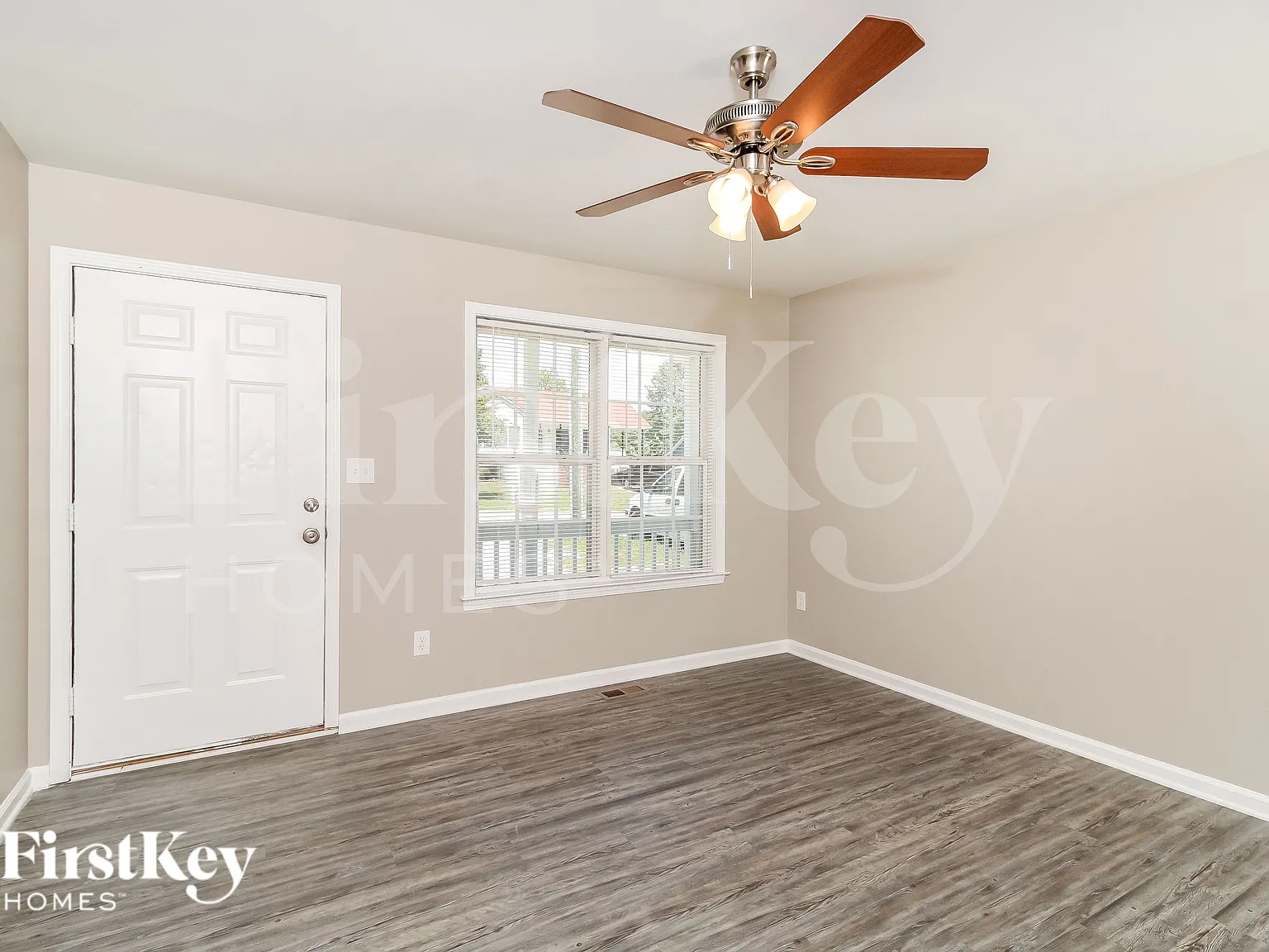 4 bed, 2.0 bath, 1272 sqft, $1,675 — Photo 2