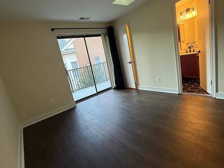 1020 N Stafford St #312 — Photo 5