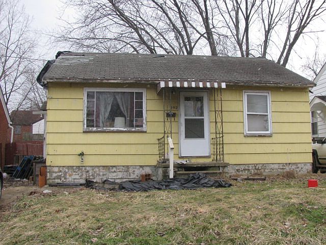 1st image of 292 Greenlawn Ave