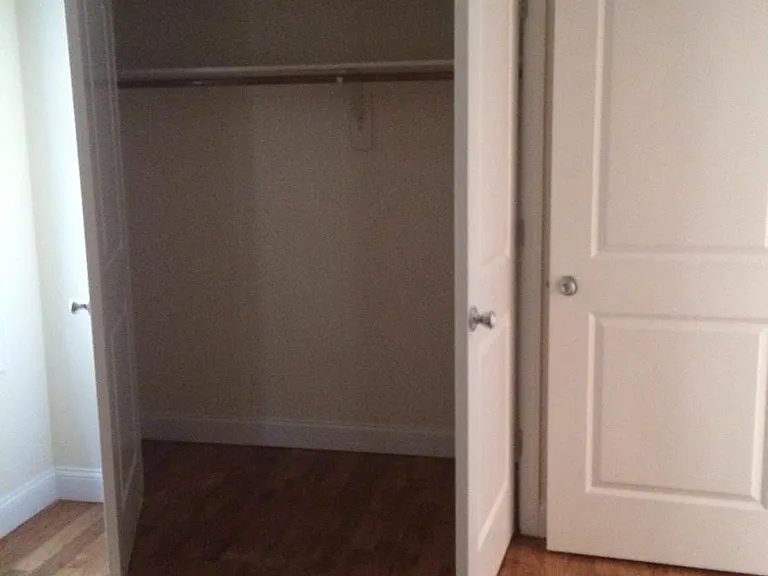 second bedroom with closet