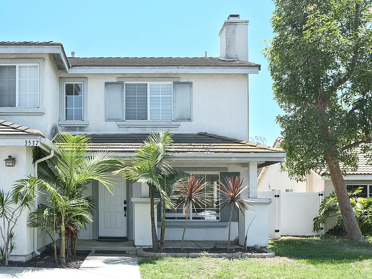 3537 Maguire Rd — Photo 2