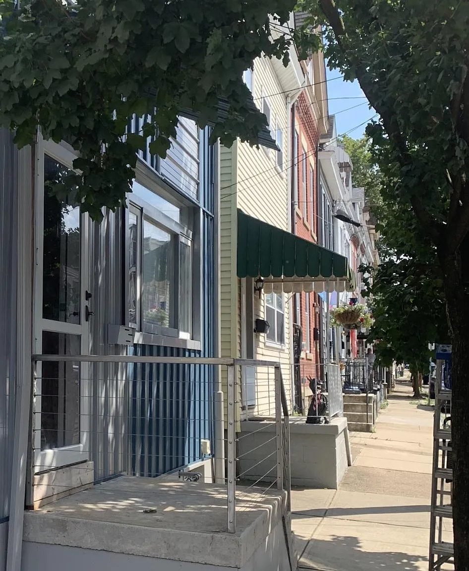 5160 Carnegie St — Photo 3