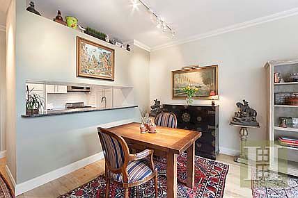 4th image of 101 W 79th St APT 10B