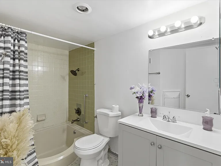 3360 Huntley Square Dr #B-1 — Photo 16