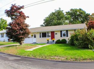18 Brookfield Dr, West Warwick, RI 02893