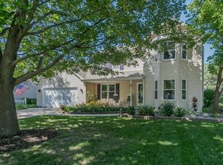 986 S Prairie Creek Dr, Neenah, WI 54956