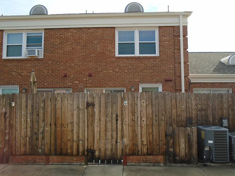 215 S Maple St #J — Photo 12