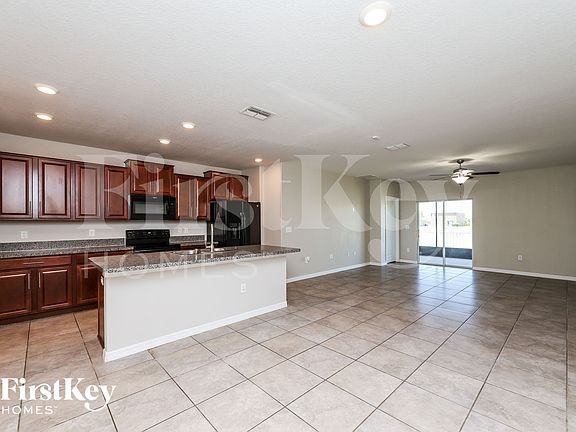 5th image of 138 Cascade Bend Dr