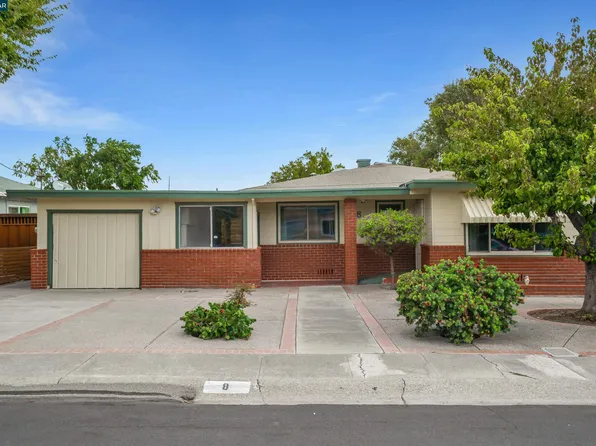 8 Water St, Bay Point, CA 94565