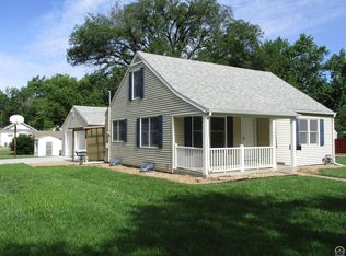 1535 SW Webster Ave, Topeka, KS 66604