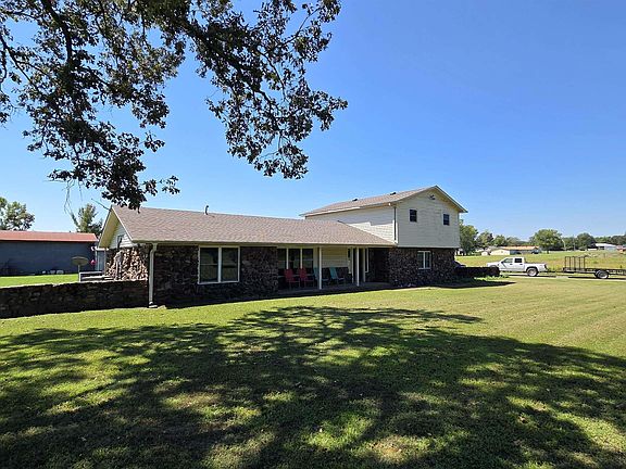 4th image of 28 Catholic Point Rd