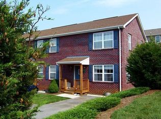 110 Hunters Ridge Ln, Christiansburg, VA 24073