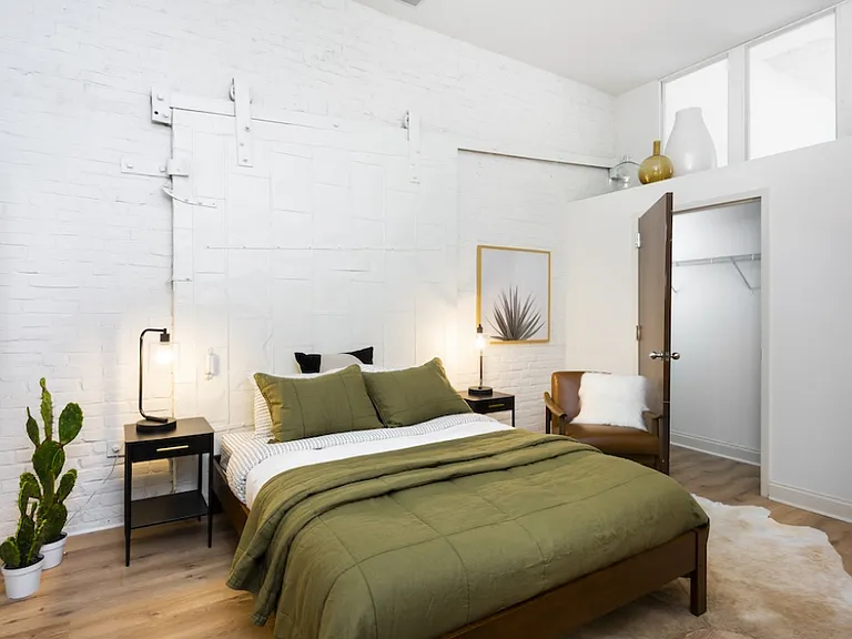 2121 Market Street — Photo 10