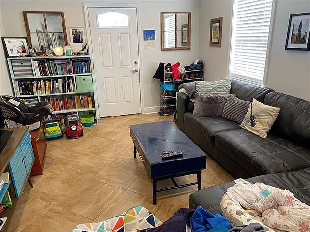 460 Carrollton Ave — Photo 3