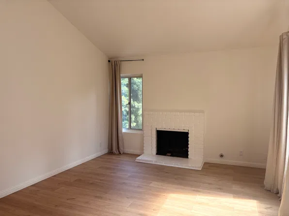 1330 Cabrillo Park Dr APT F, Santa Ana, CA 92701