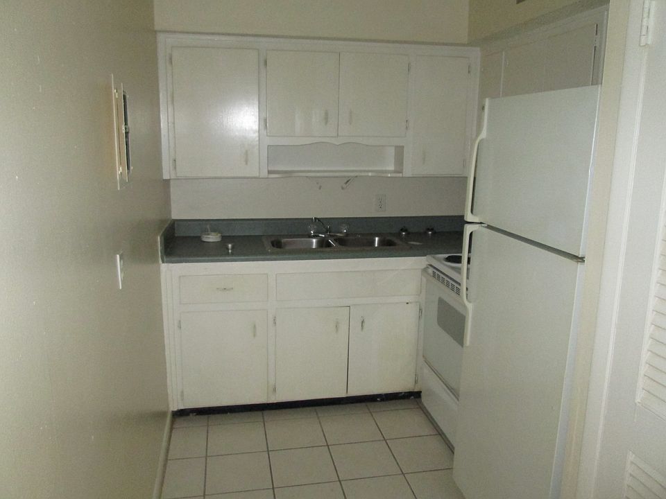 2nd image of 1251 Donald St APT 2