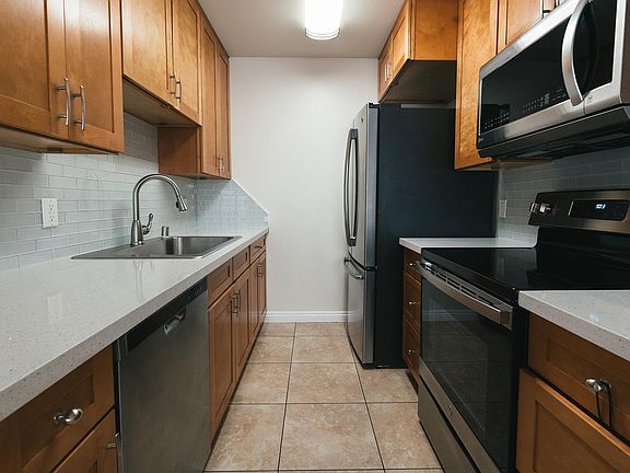 3rd image of 121 Sinclair Ave Unit 243