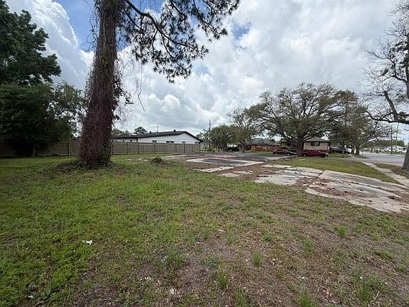4th image of 4587 Marque Dr