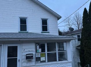 7 Arch St, Glen Lyon, PA 18617