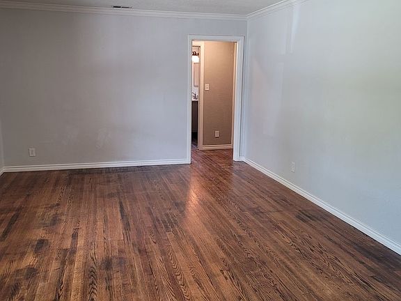 4th image of 3414 S Lamar St