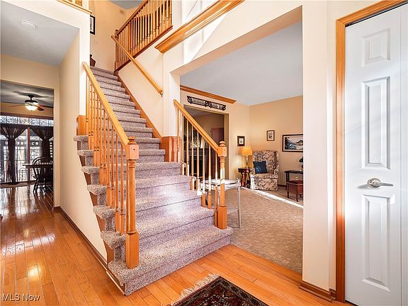3rd image of 550 Parkside Dr