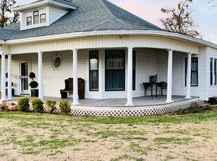 806 Pecan St, Miles, TX 76861