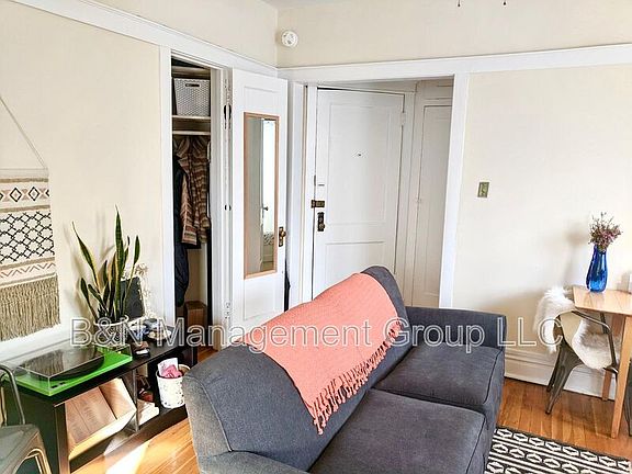 4th image of 1061 W Dakin St APT 2