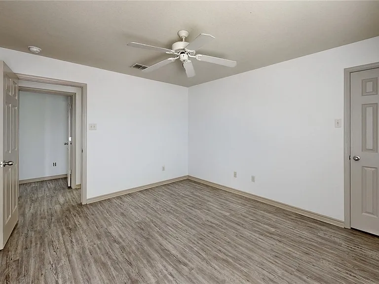2212 Brougham Pl — Photo 23