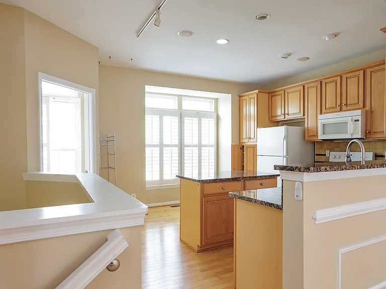 500 Monroe Point Dr — Photo 7