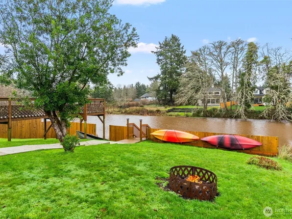 350 Dolphin Avenue NE, Ocean Shores, WA 98569