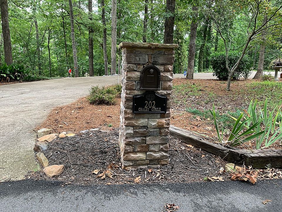 1st image of 202 Chalet Cir