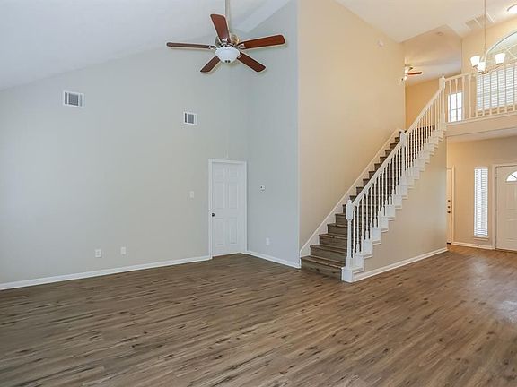 5th image of 214 Briarwood Ct