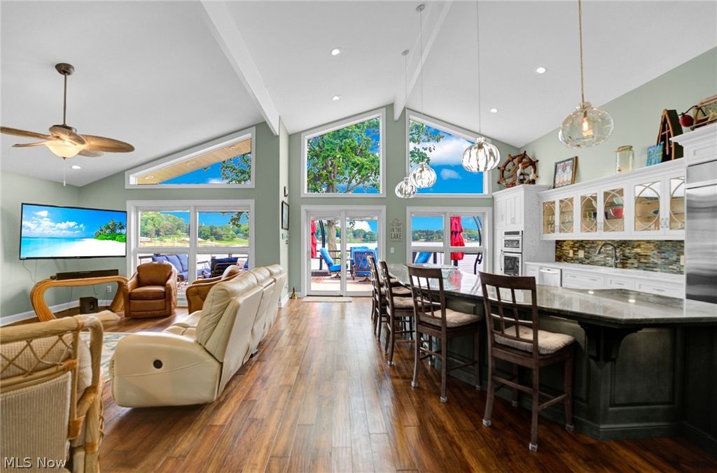 Apartment in Lake Mohawk, Carroll - View 4