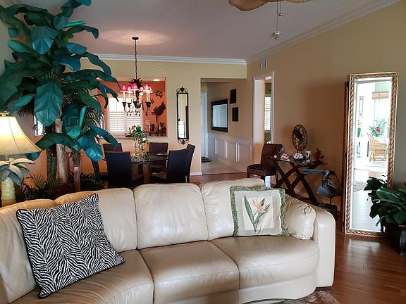 3rd image of 22 Harbour Isle Drive W #205