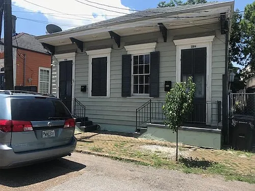 1122 Columbus St Photo 1