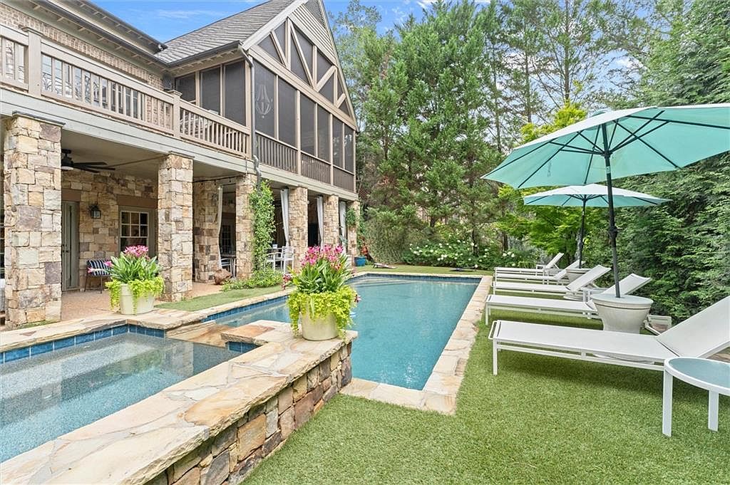 542 Hillside Dr NW, Atlanta, GA 30342 | MLS #7803570 | Zillow