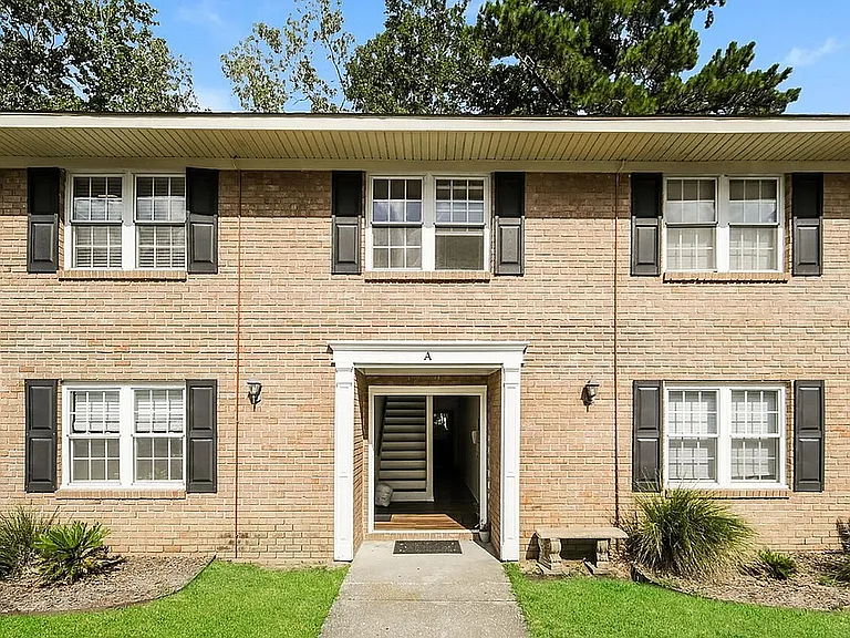 Classic Brick Entryway