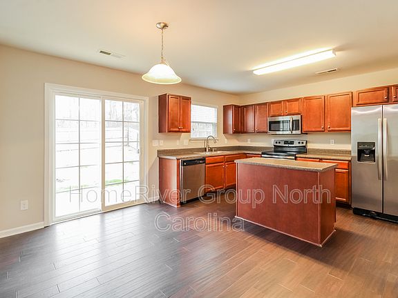 5th image of 2016 Buckminster Dr